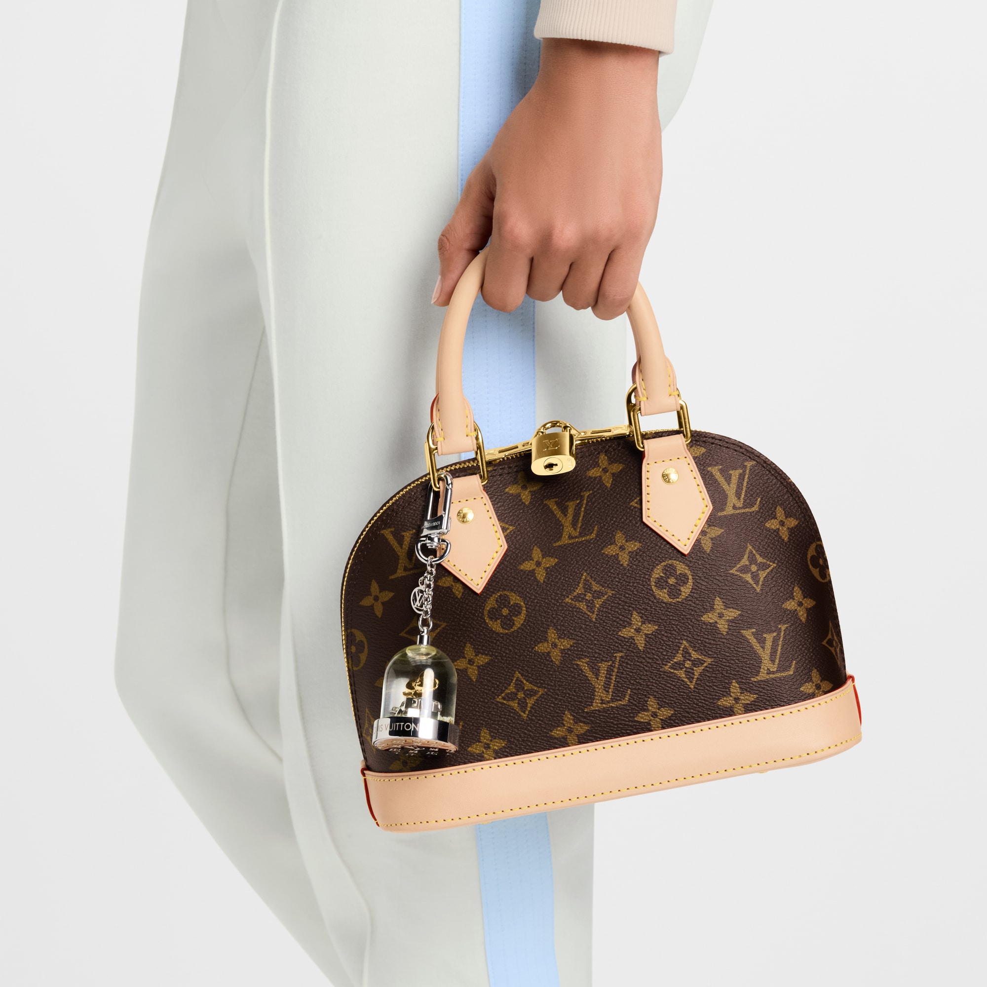 Vivienne Snowglobe Bag Charm S00 in Wanita