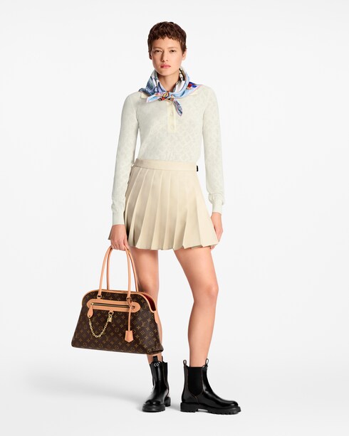 Vivienne Winter Holiday Square 90 S00 in Wanita's Aksesori Silk Squares and Bandeaus collections by Louis Vuitton